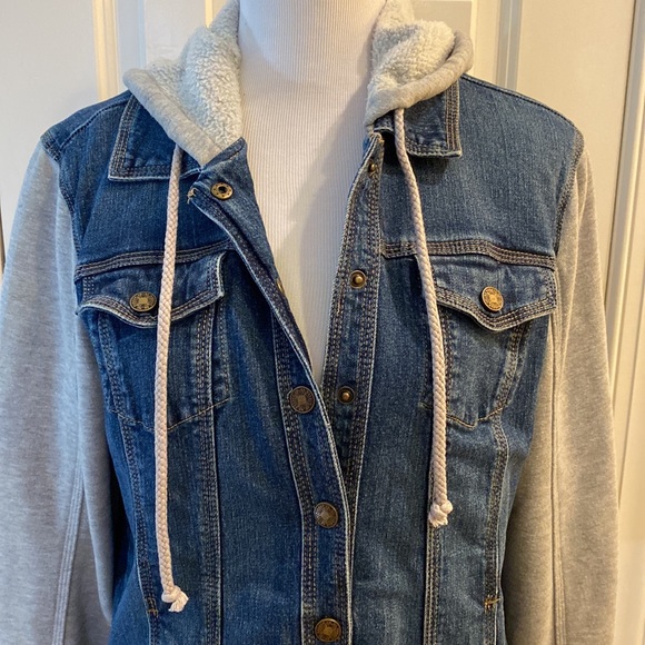 Jean jacket - Picture 4 of 5